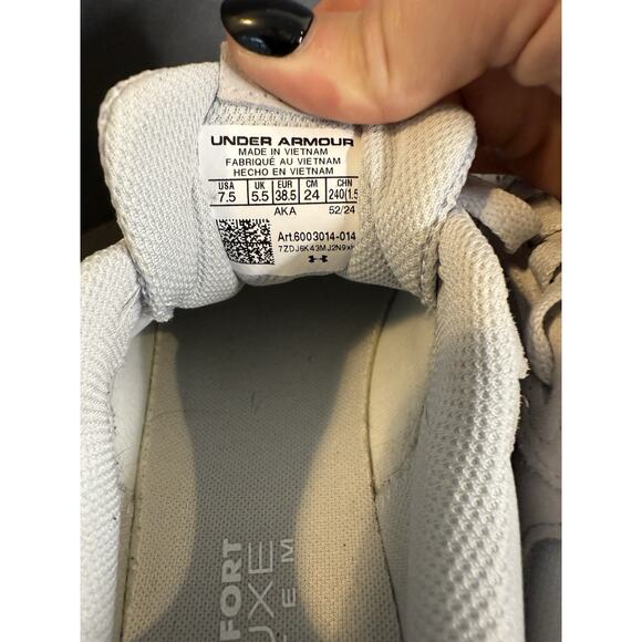 Under Armour Charged Assert 8 Luxe Women’s 7.5 Gray Suede Mesh Sneakers Gum Sole - Picture 6 of 7